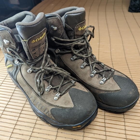 Columbia Boots Mens 11.5 Titanium Daska Pass Omni-Tech BM3448-231 Vibram sole. W - Picture 2 of 11